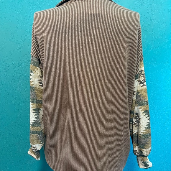 Aztec Shacket - Picture 5 of 8